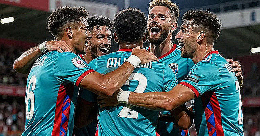 Ô dữ liệu trống: từ Quang Hải ở Pau FC đến bảng ghi chép V.League
